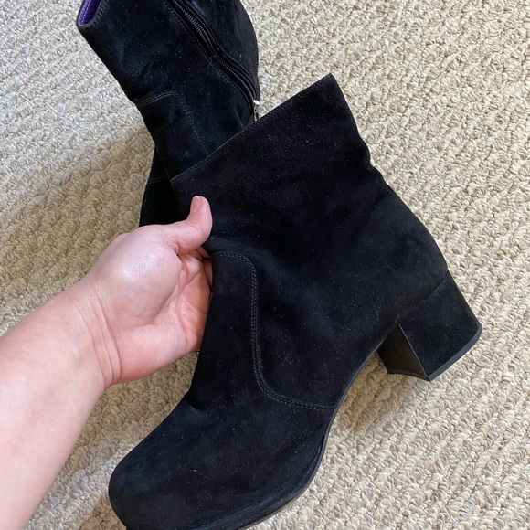 PRADA BLACK SQUARE BULKY TOE BLOCK HEEL ANKLE SUEDE BOOTS 39.5 - Picture 9 of 14